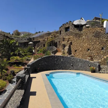Castillo Lanzarote Bentley - Luxury -sleep In A Volcanic Cave Apartment *