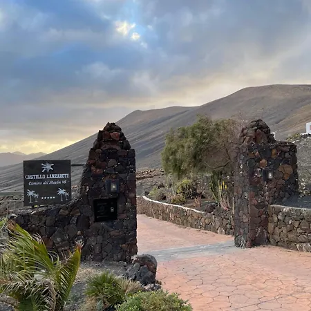 Appartement Castillo Lanzarote Bentley - Luxury -sleep In A Volcanic Cave *
