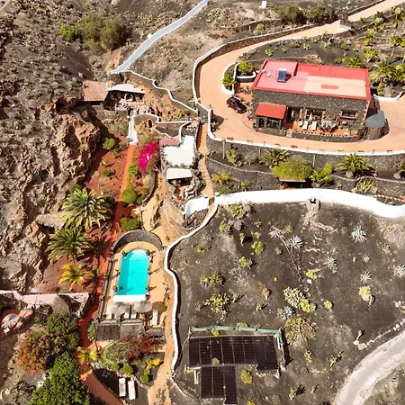 Castillo Lanzarote Bentley - Luxury -sleep In A Volcanic Cave Tias