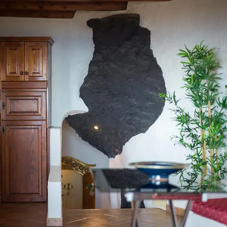 Castillo Lanzarote Bentley - Luxury -sleep In A Volcanic Cave Appartement