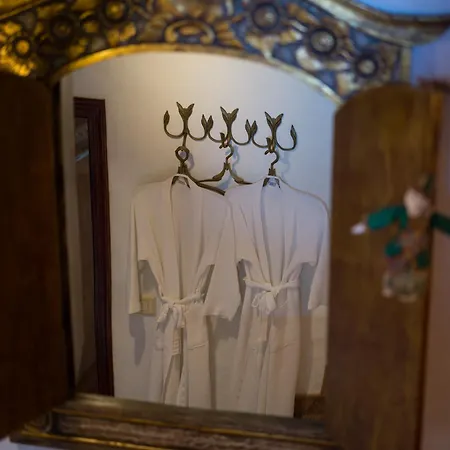 Appartement Castillo Lanzarote Bentley - Luxury -sleep In A Volcanic Cave *