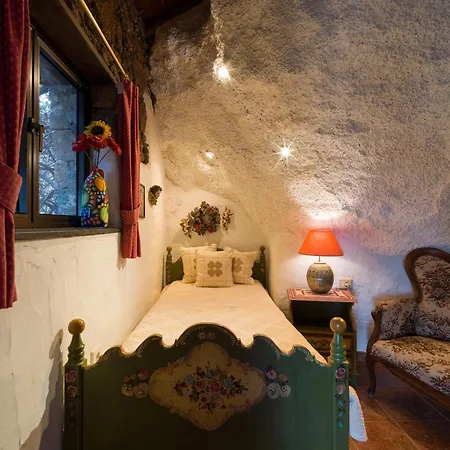 Castillo Lanzarote Bentley - Luxury -sleep In A Volcanic Cave * Tias
