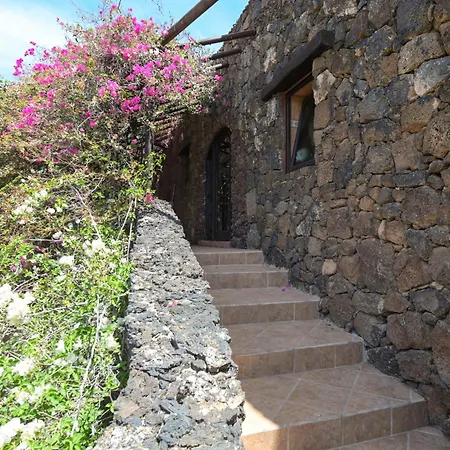 Apartment Castillo Lanzarote Bentley - Luxury -sleep In A Volcanic Cave