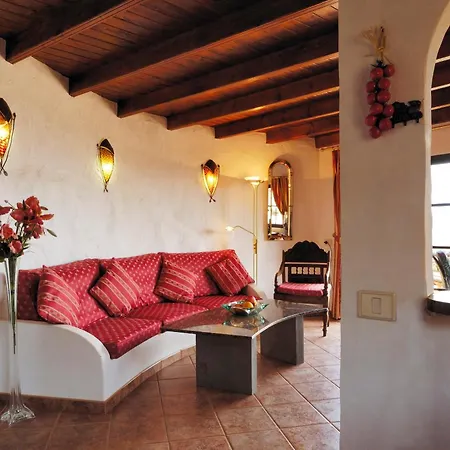 Castillo Lanzarote Bentley - Luxury -sleep In A Volcanic Cave