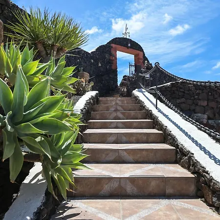 Appartement Castillo Lanzarote Bentley - Luxury -sleep In A Volcanic Cave *