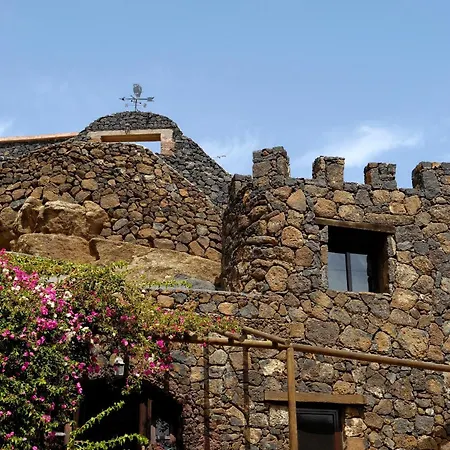 Apartment Castillo Lanzarote Bentley - Luxury -sleep In A Volcanic Cave Tias