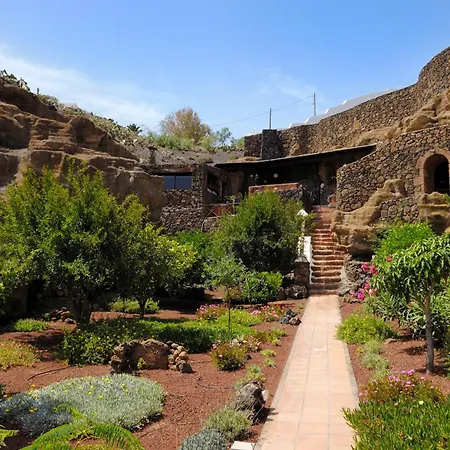 Castillo Lanzarote Bentley - Luxury -sleep In A Volcanic Cave Tías
