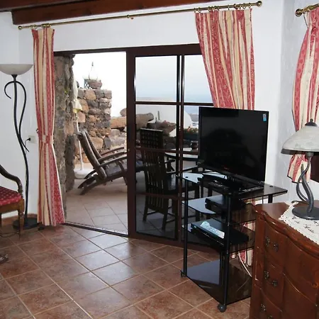 Castillo Lanzarote Bentley - Luxury -sleep In A Volcanic Cave 티아즈
