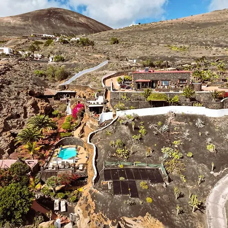 아파트 Castillo Lanzarote Bentley - Luxury -sleep In A Volcanic Cave *