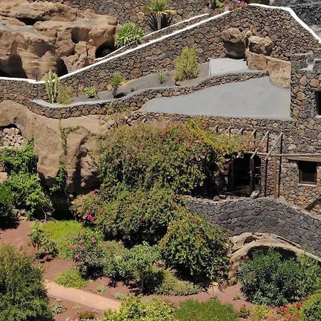 아파트 Castillo Lanzarote Bentley - Luxury -sleep In A Volcanic Cave